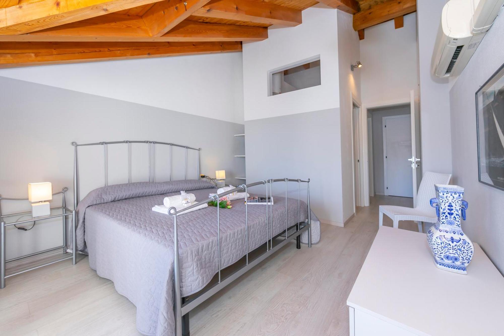 Blu Lake Apartment On Ghiffa Beach - Happy Rentals Exterior foto